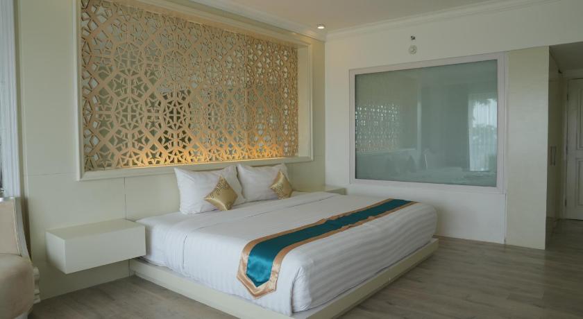 Image of Ocean Balcony King Room 3
