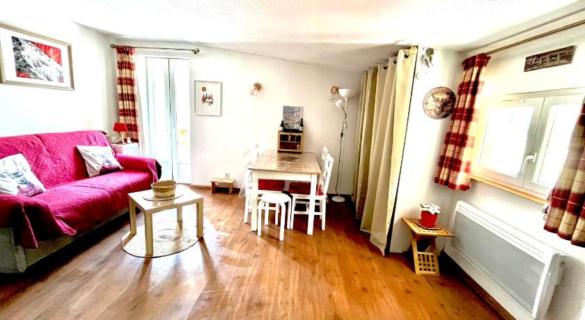 Appartement centre Vars les Claux 150 m des pistes