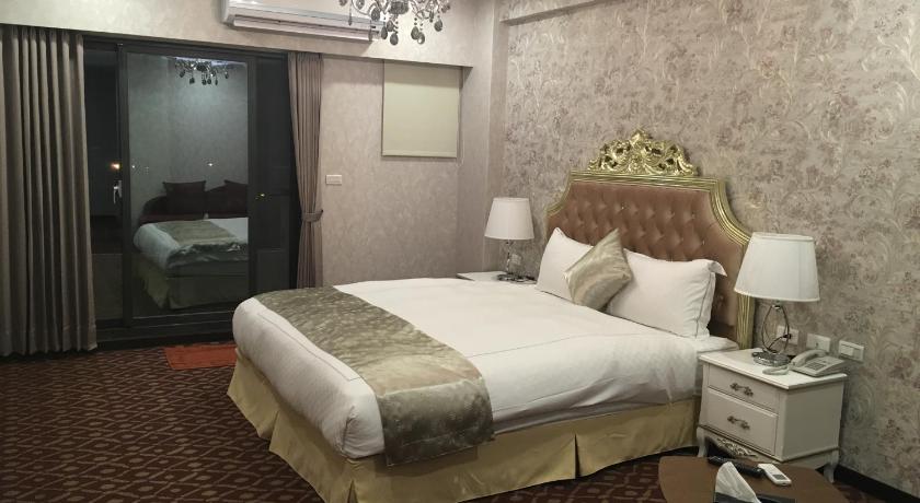 Image of Deluxe Double Room with Balcony and Sea View 6