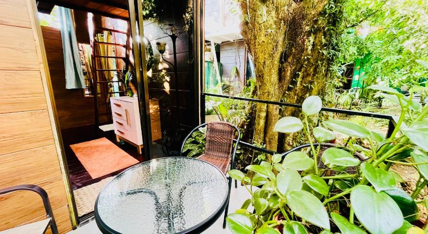 Image of Bungalow with Garden View 5