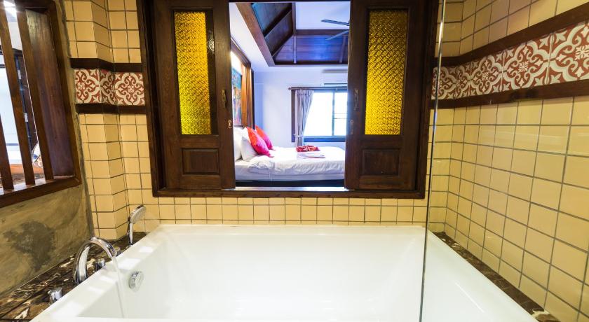 Image of Suite 12