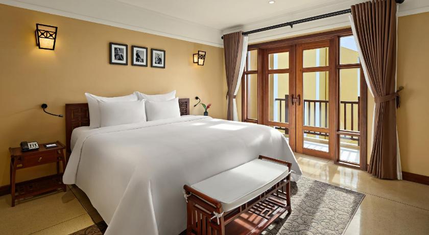 Image of Classic Wing Deluxe Double Room with Balcony 4