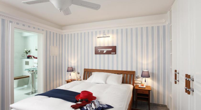 Holiday Hotel YACHTSPORT RESORT photo