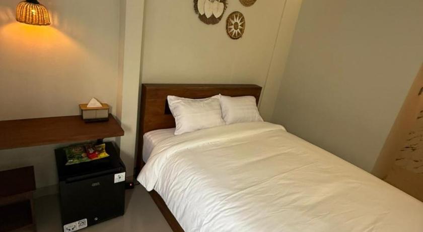 Flamboyant Guesthouse - image 13