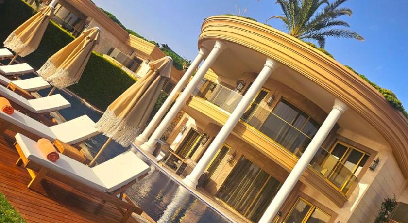 Immagine di Villa con Piscina Privata (Villa with Private Pool) 16