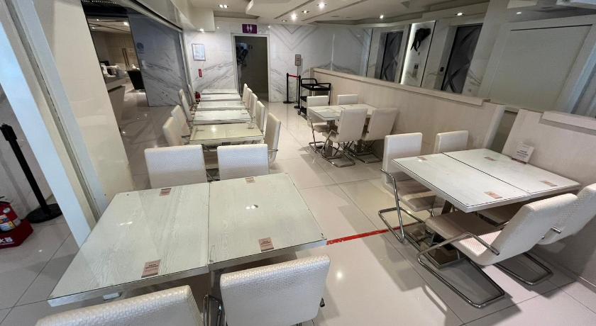 CHECK inn Taichung Zhongshan - image 23
