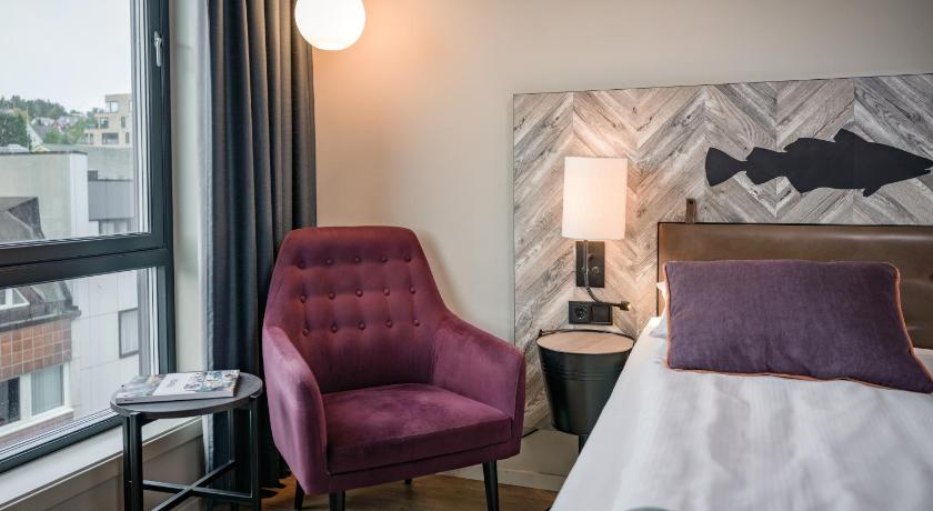 Image of Standard Queen Room 6