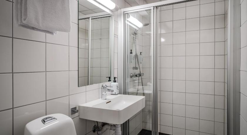 Image of Standard Family Room 16