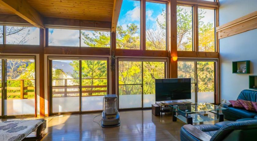 Beautiful Nasu, the center of Nasu, Up to 12 people, 3 bedrooms, BBQ on the deck