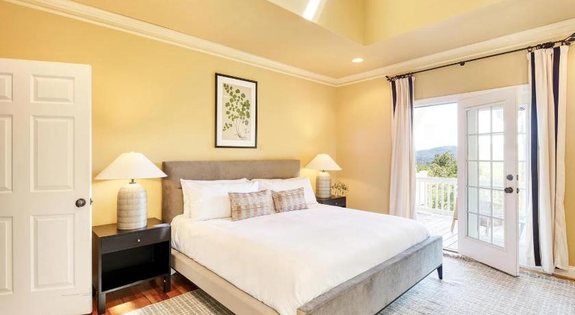 Swannanoa Hot Tub, Deck w/ Breathtaking Mountain Views 4-Star Accommodation suite