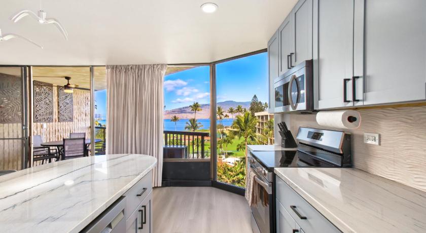 키헤이 (HI) Elegant Oceanfront with Pool & Hot Tub in Maui Sunset 5성급 숙소 레스토랑