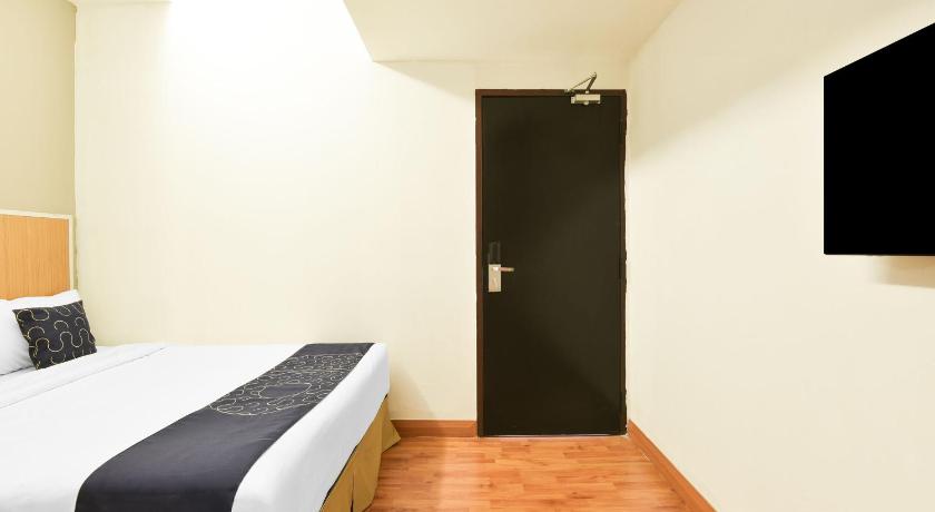 Image of Standard King Room 11