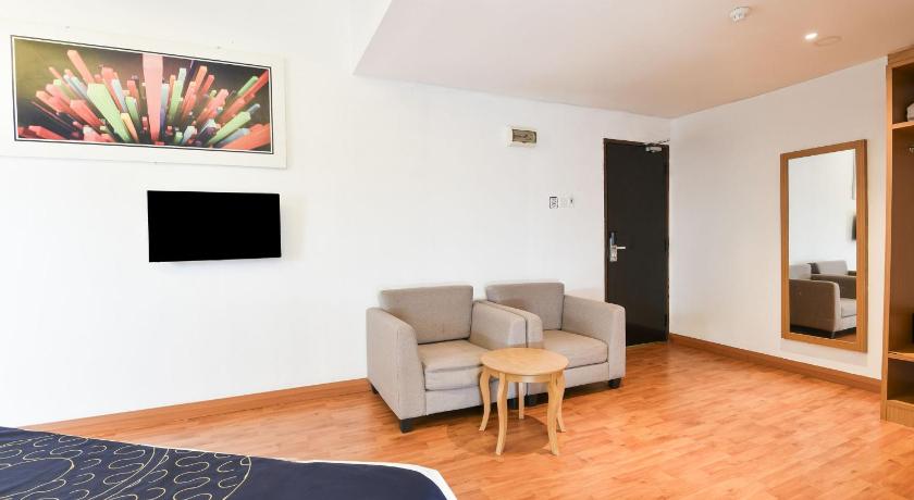 Image of Suite with Hot Tub 3