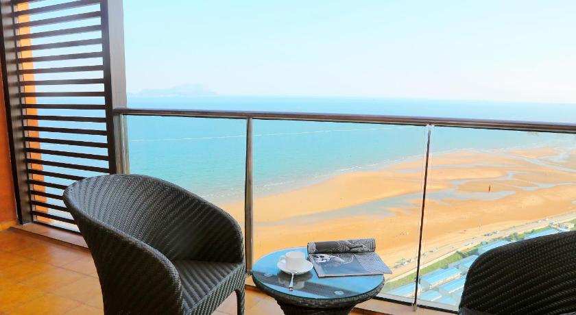 Imagen de Habitación superior con camas individuales y vistas al mar (Superior Twin Room Seaview) 1