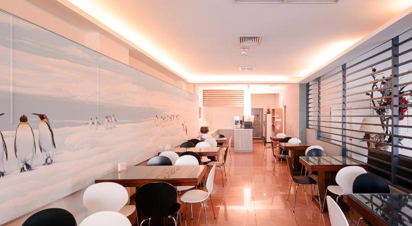 Waugh Den Business Hotel - image 5