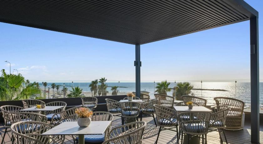 Renaissance Tel Aviv Hotel - image 2