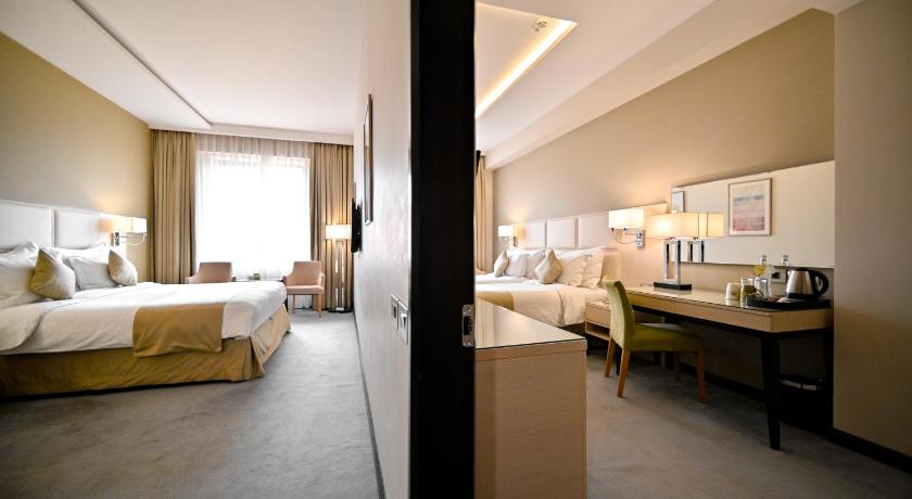 Image of Superior Quadruple Room 3
