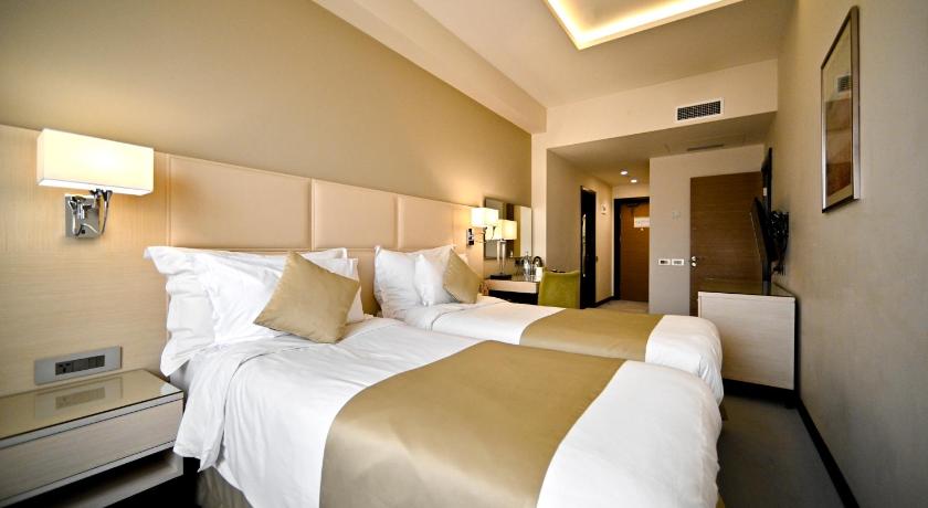 Image of Superior Quadruple Room 5