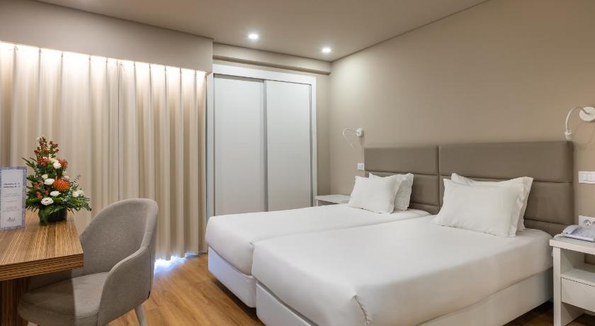 カルダス・ダ・ライーニャ Hotel Cristal Caldas 3つ星 ホテル 外観