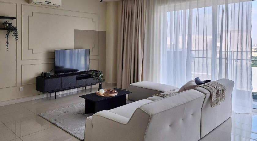 ジョホールバル Bloom Stay Medini 4つ星 ゲストハウス プール