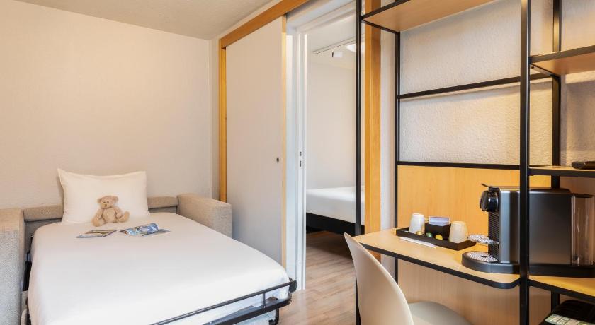 Imagem de Superior Room With A Double Bed And Sofa Bed 5