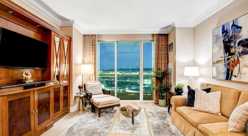 Las Vegas MGM Signature-23-702 1Bedroom 2Bath Balcony Suite 4-Star Accommodation suite