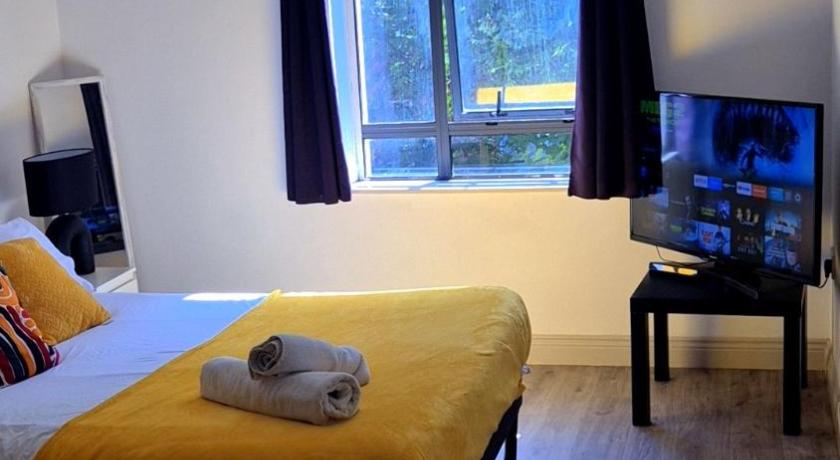 Entire 2bed apartment