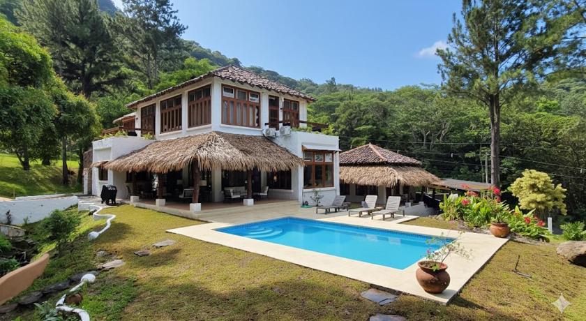 Luxury Cabin - Heated pool - 4 Bedrooms