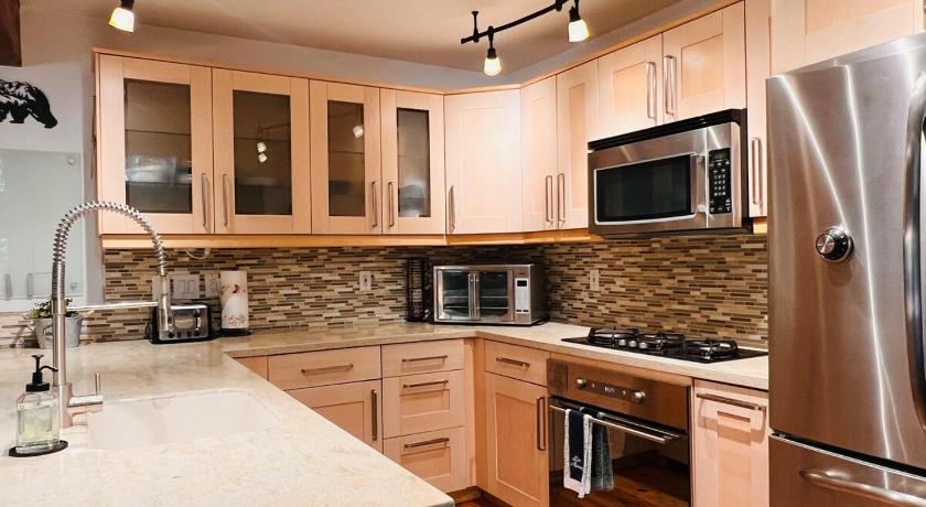 아놀드 (CA) Cozy Cabin and Modern Stay in Arnold Near Bear Valley 3성급 숙소 로비