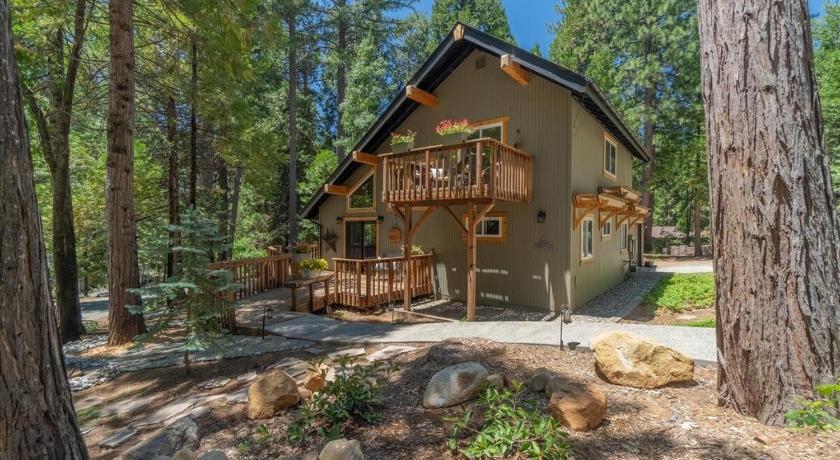 아놀드 (CA) Cozy Cabin and Modern Stay in Arnold Near Bear Valley 3성급 숙소 외관
