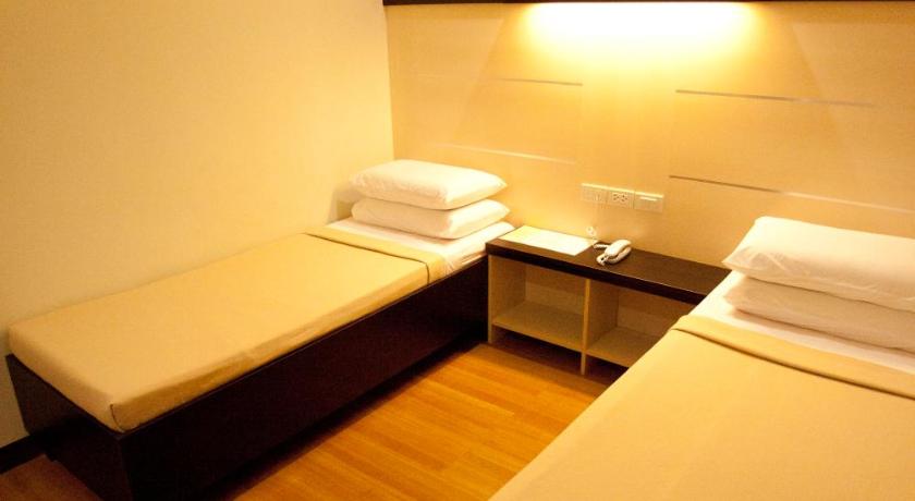 Image of Standard Twin Room 4
