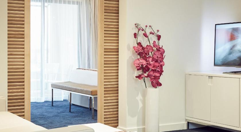 Image of Privilege Room With Balcony And 1 Double Bed 8