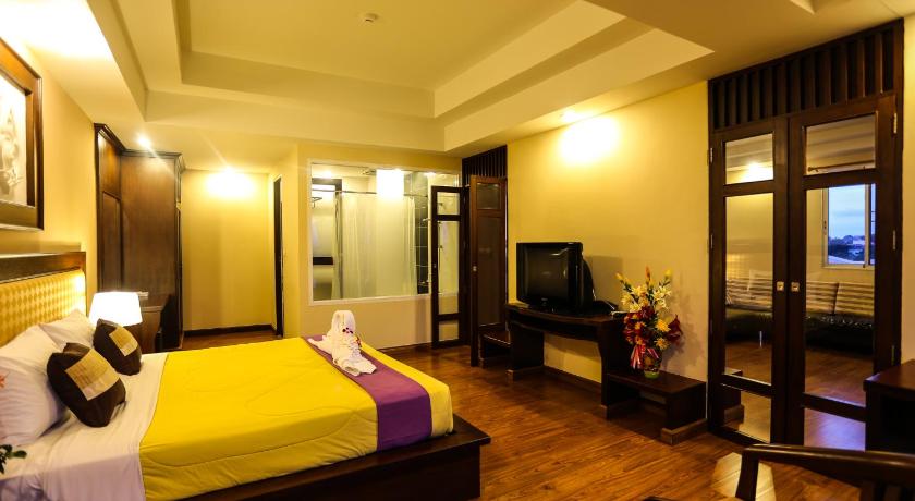 Image of Deluxe Suite 0