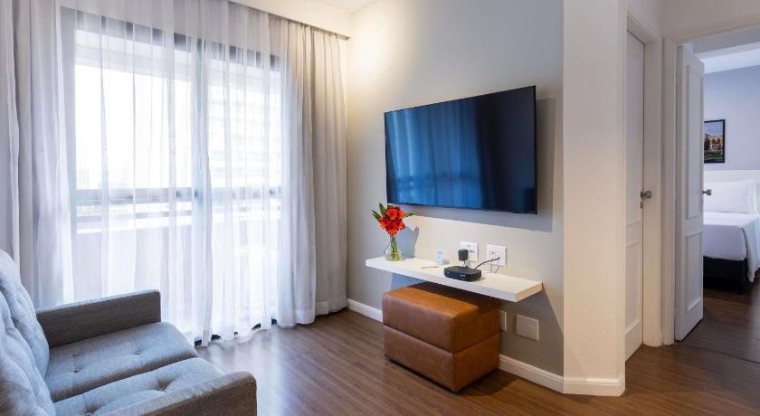 Image of Premium Apartment with One Double and One Single Bed 0