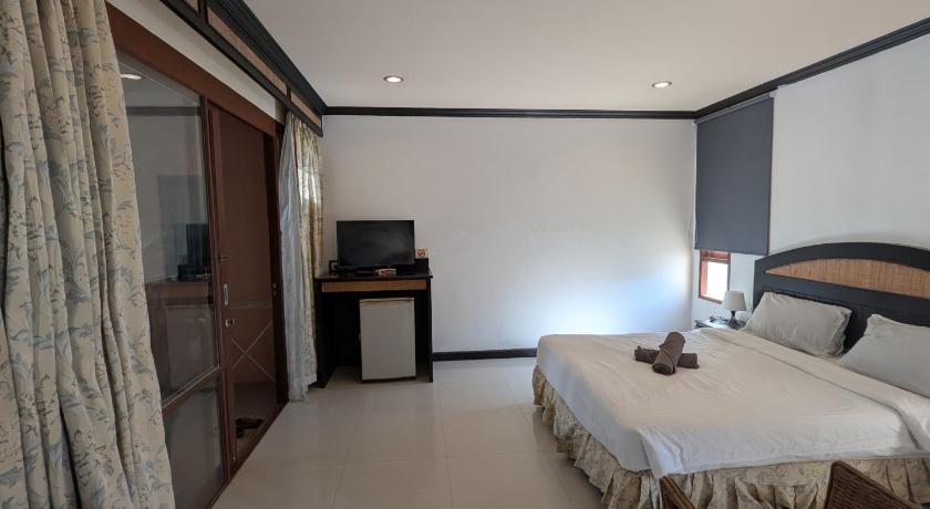 Summer Inn - image 26