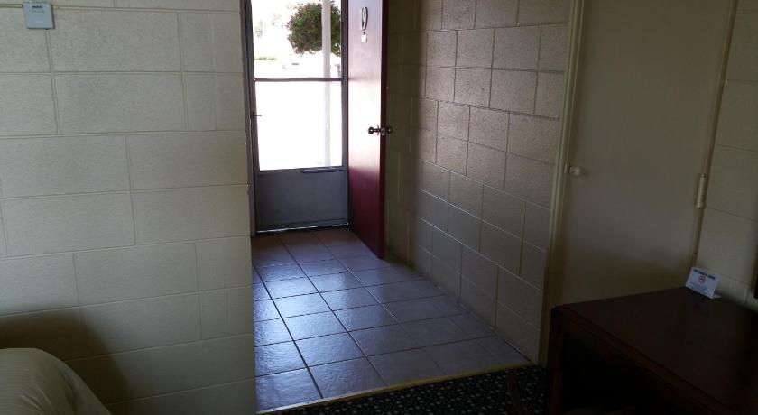 Riverview Motel photo
