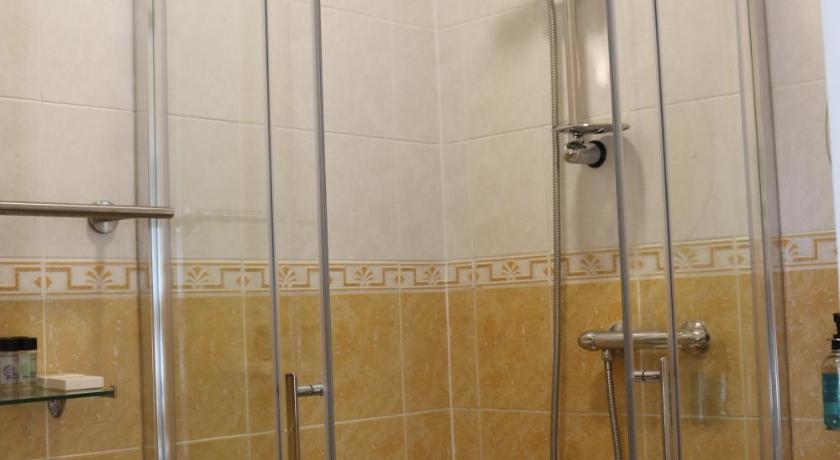 Image of Twin Room 2