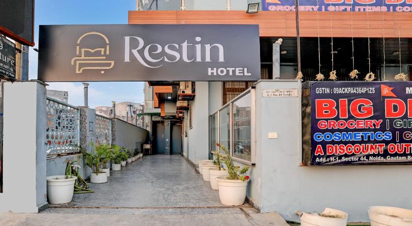 Restin Hotels near Botanical garden - image 13