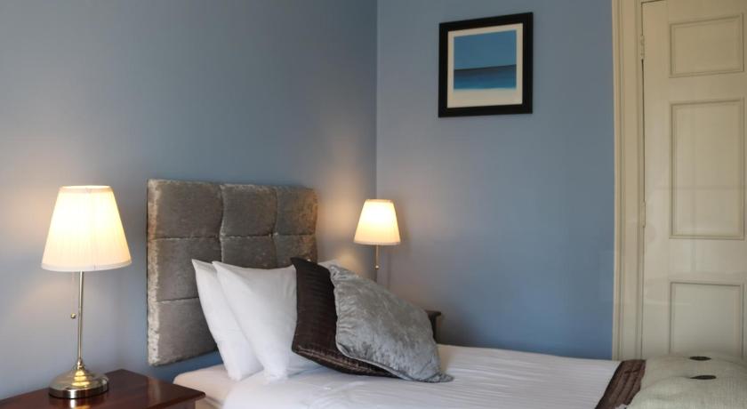 Image of Twin Room 1