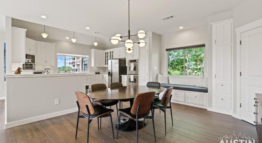 오스틴 (TX) Patio 4BR 3.5BA, Pet-Friendly East Austin Near I-35 and Rainey By Austin Vacay 4성급 숙소 외관