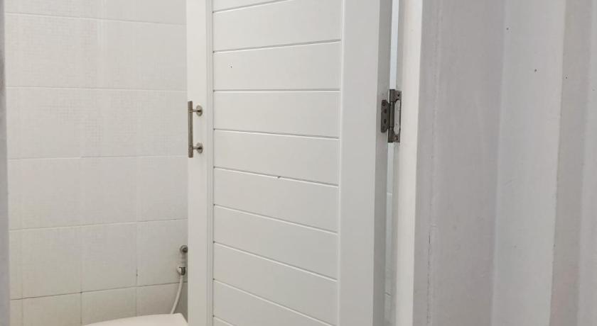 Image of Triple Room with Private Bathroom 3