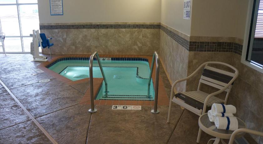 AmericInn by Wyndham Hartford SD photo
