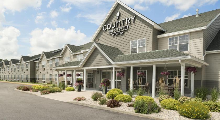 Country Inn & Suites by Radisson, Decorah, IA