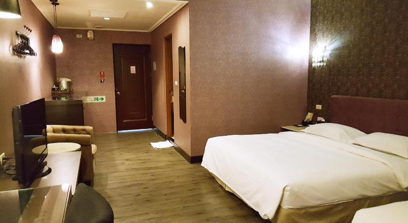 Image of Quadruple Room without Garage 7