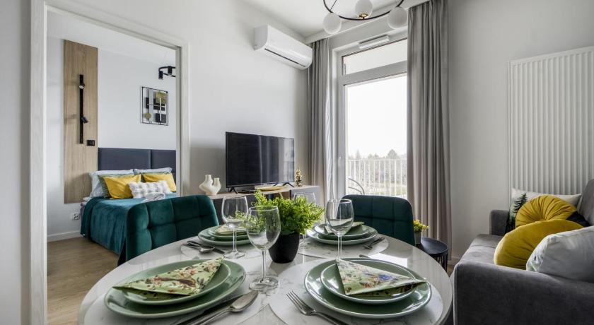 M&R Apartament Airport&Business LUX In Place, free parking, AC