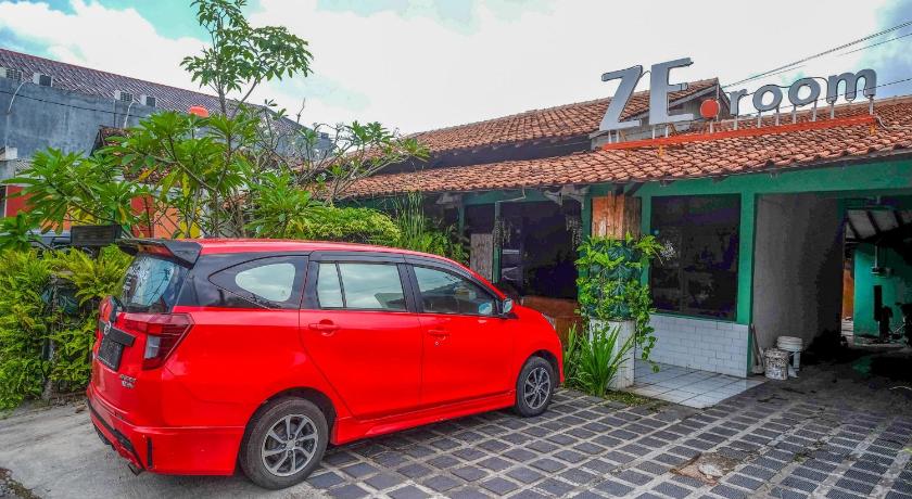 RedDoorz near Lotte Mart Maguwoharjo Yogyakarta – Yogyakarta, MN