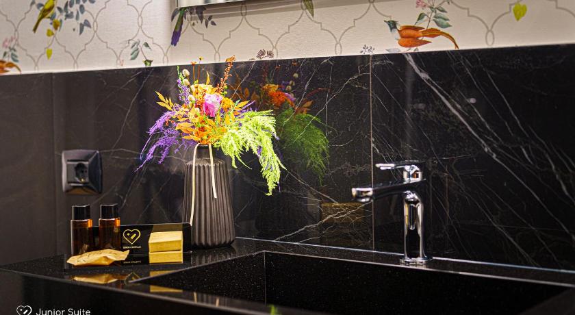 Image of Junior Suite 12