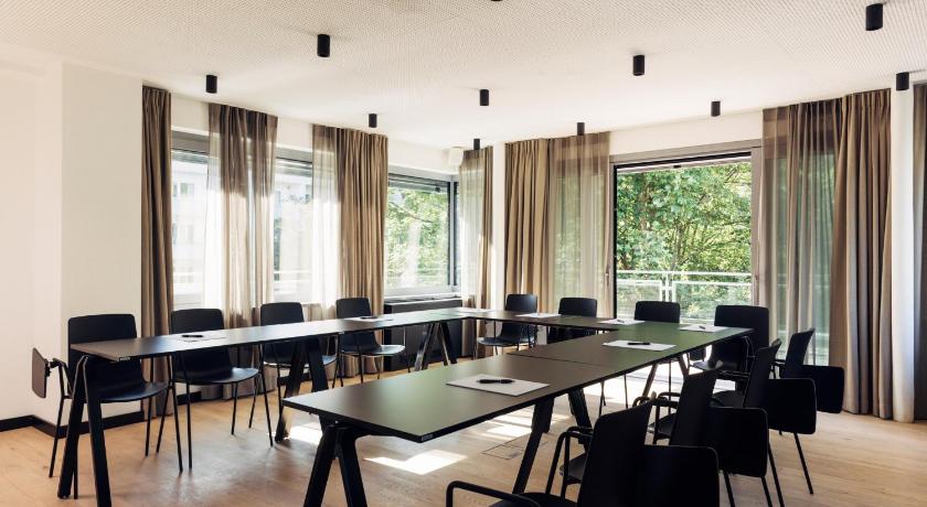 柏林 harry's home Berlin-Moabit hotel & apartments 4星级 酒店 泳池