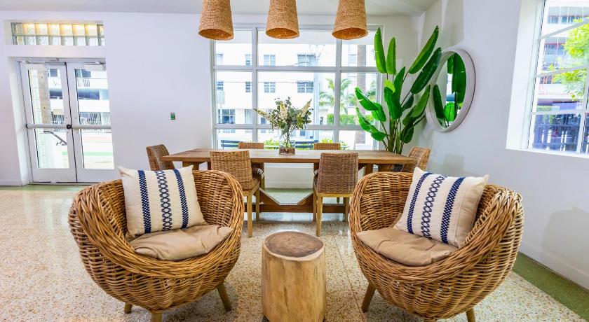 Miami Beach Casa Ocean 3-Star Accommodation lobby