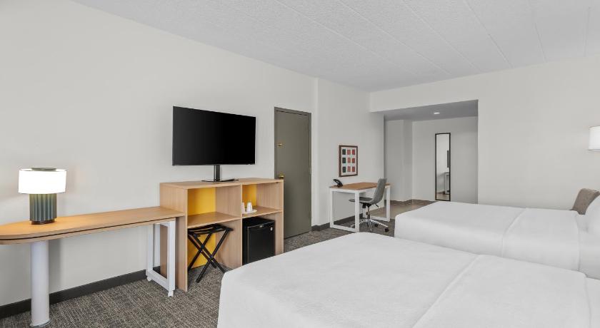 Image of 1 Queen Bed 0